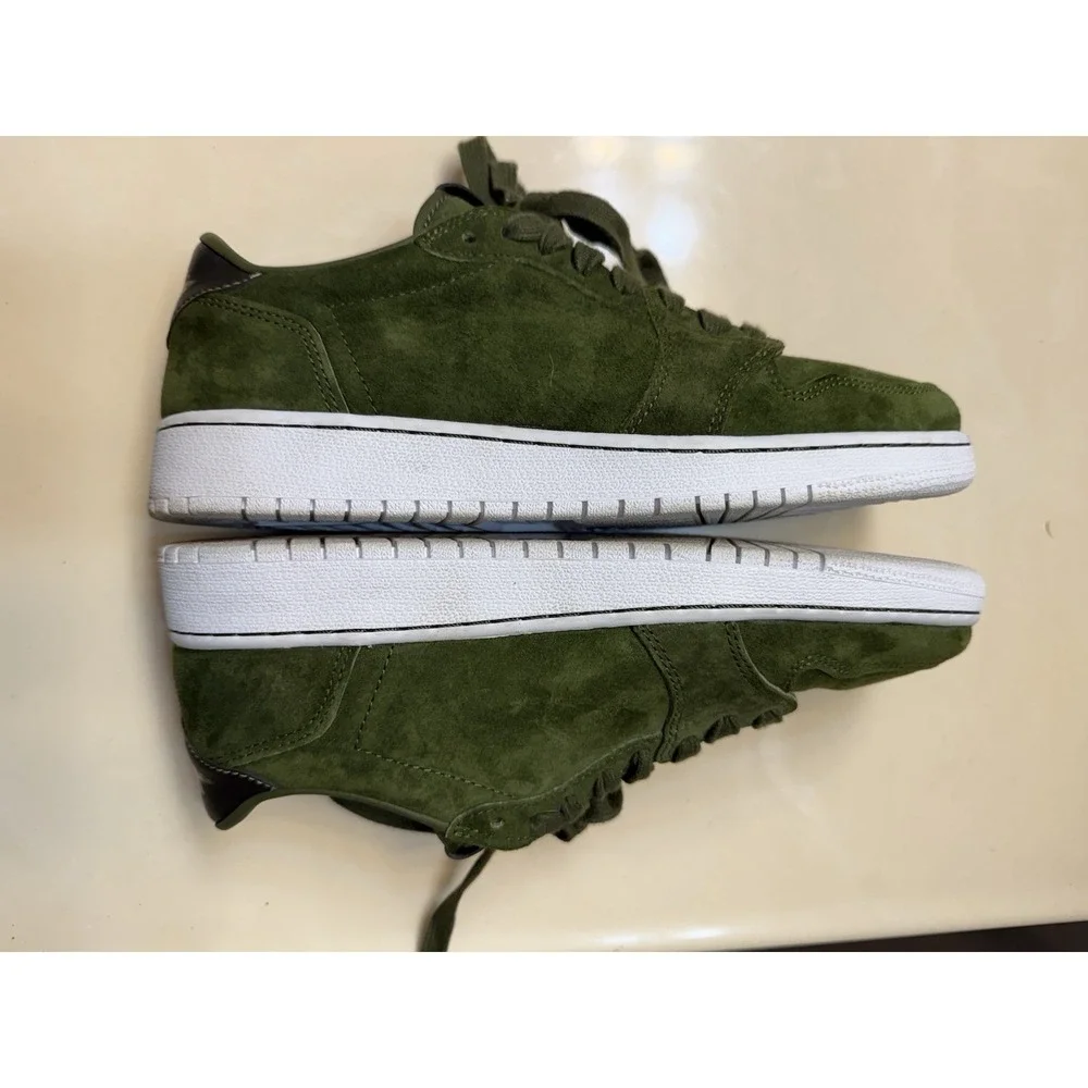 Air Jordan 1 Retro Low NS HC Style# 919705-330 Sz 7.5 Youth Green Suede Sneakers